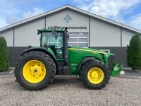 John Deere 8230 Med frontlift - Traktorer - Traktorer 4 wd - 8