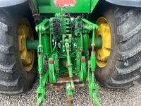 John Deere 8230 Med frontlift - Traktorer - Traktorer 4 wd - 5