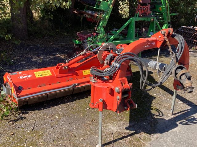 Kuhn TB211