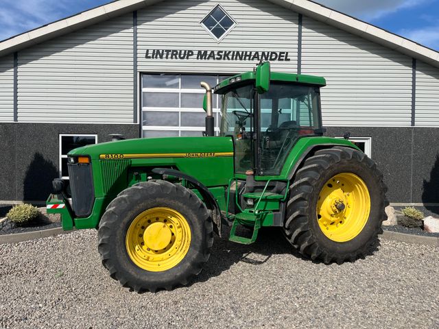 John Deere 8100