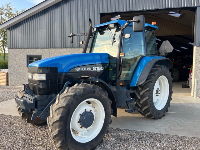 New Holland 8160
