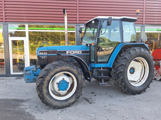 Ford 8240