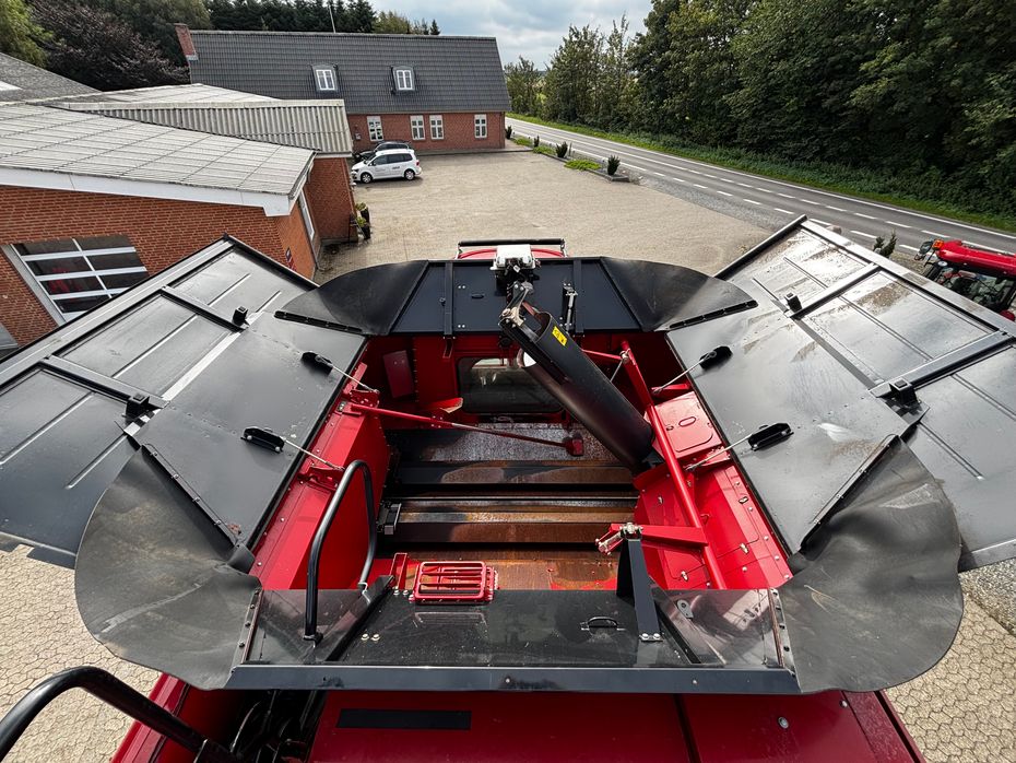 Case IH Axial Flow 9230 Inkl. 30 fods skærebord og vogn. - Høstmaskiner - Mejetærskere - 18