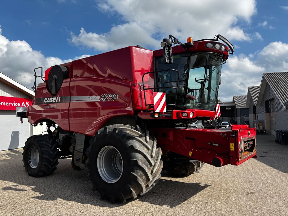 Case IH Axial Flow 9230 Inkl. 30 fods skærebord og vogn. - Høstmaskiner - Mejetærskere - 8