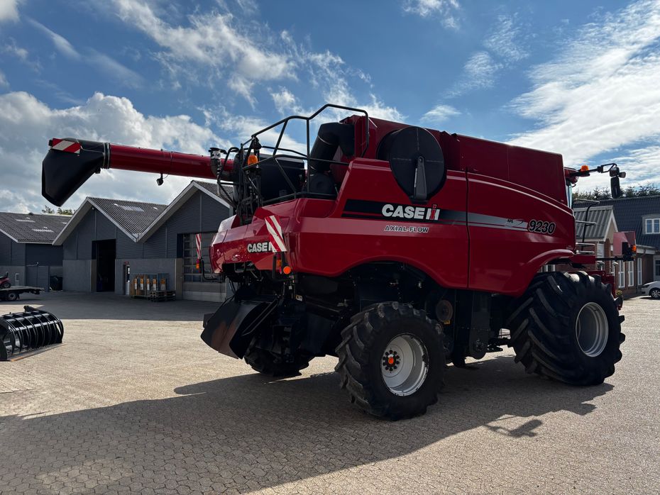 Case IH Axial Flow 9230 Inkl. 30 fods skærebord og vogn. - Høstmaskiner - Mejetærskere - 6