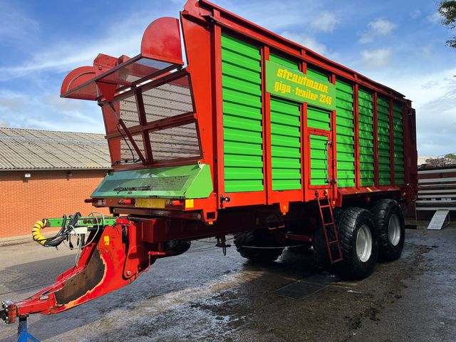 Strautmann Giga-Trailer 2246