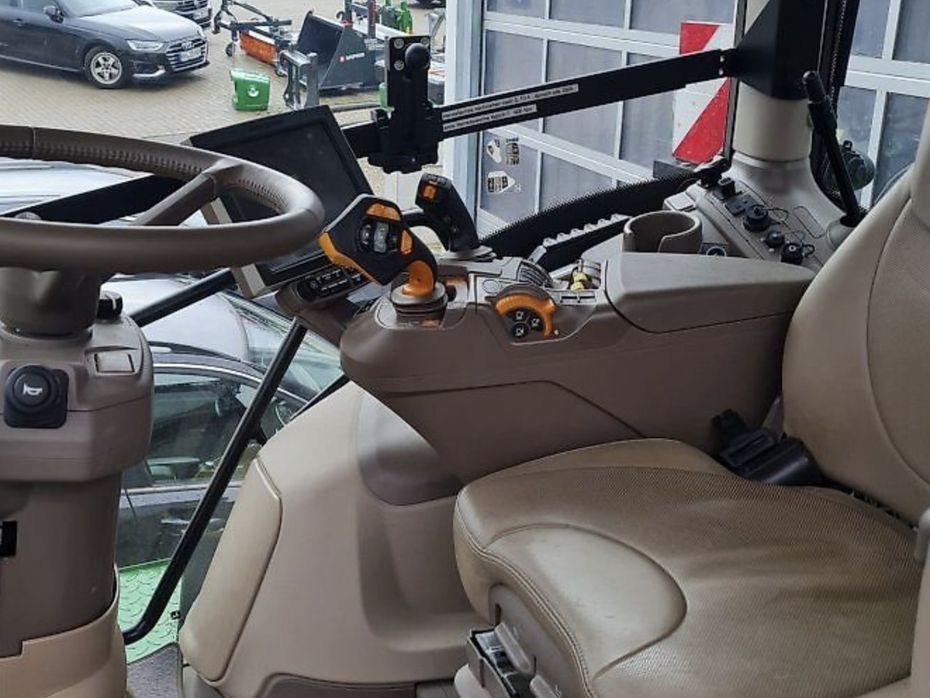 John Deere 6R250 Den nyeste 6R model. Front PTO. Command Arm. Command Pro. AutoTrac. Flere på vej ind. Ring til Ulrik på 40255544. Jeg snakker Jysk. - Traktorer - Traktorer 4 wd - 5