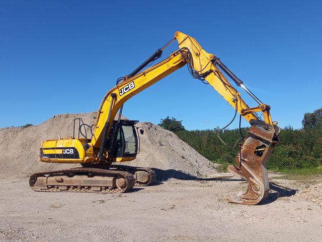 JCB JS240 NLC