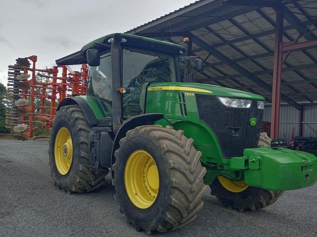 John Deere 7200R