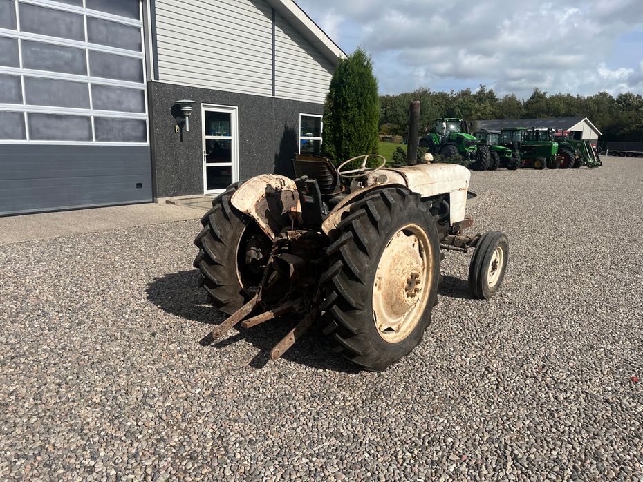 David Brown 880 Med defekt køler - Traktorer - Traktorer 2 wd - 12