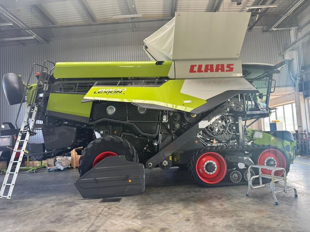CLAAS LEXION 8900 