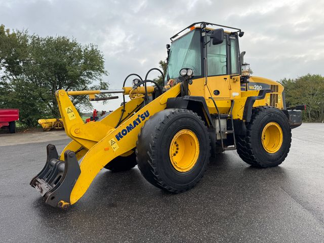 Komatsu WA200-5