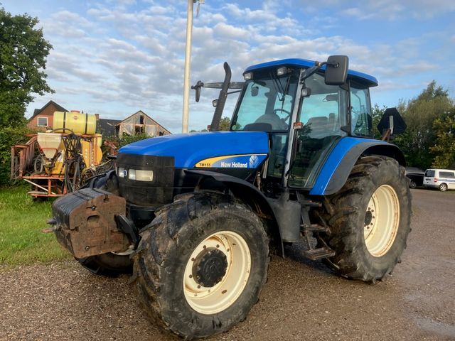 New Holland TM155