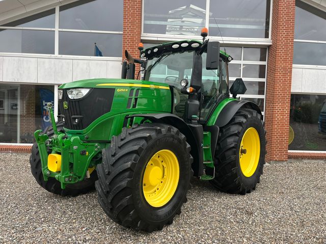 John Deere 6250R