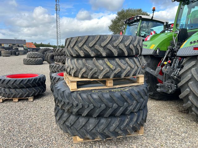 Alliance 380/90R50 + 340/85R38 - Spor 2m til Case Puma - 10 + 8 huls (stor CNH boring)