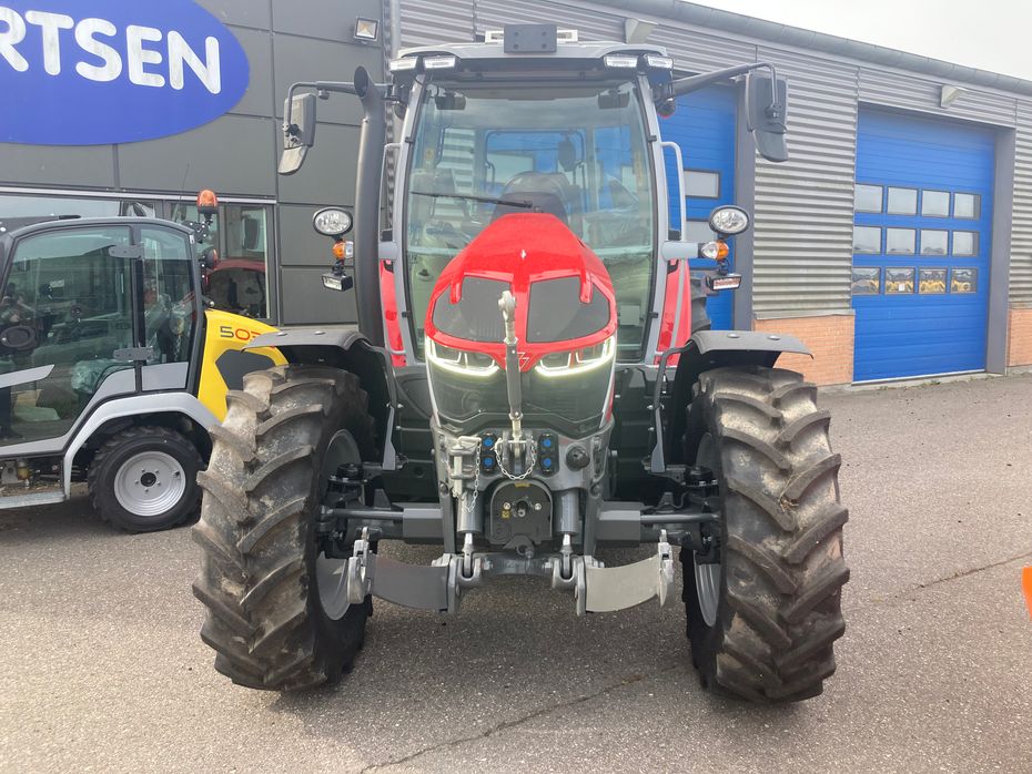 Massey Ferguson 5S.145 Exclusive  Dyna-6 Exclusive - Traktorer - Traktorer 4 wd - 2