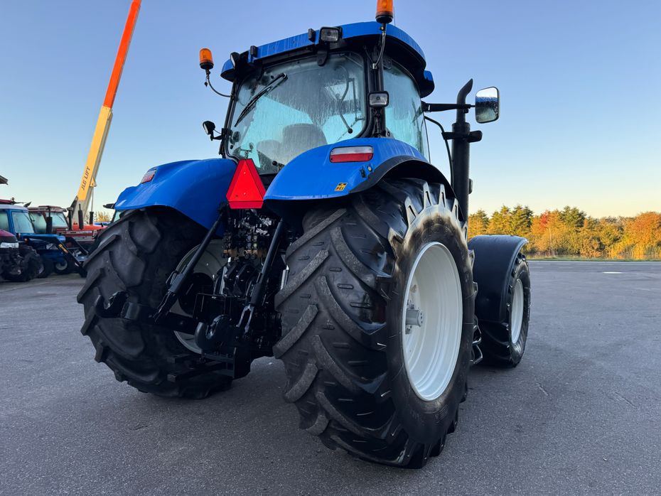 New Holland T7060 KUN 5300 TIMER OG FULD AFFJEDRING! - Traktorer - Traktorer 4 wd - 12