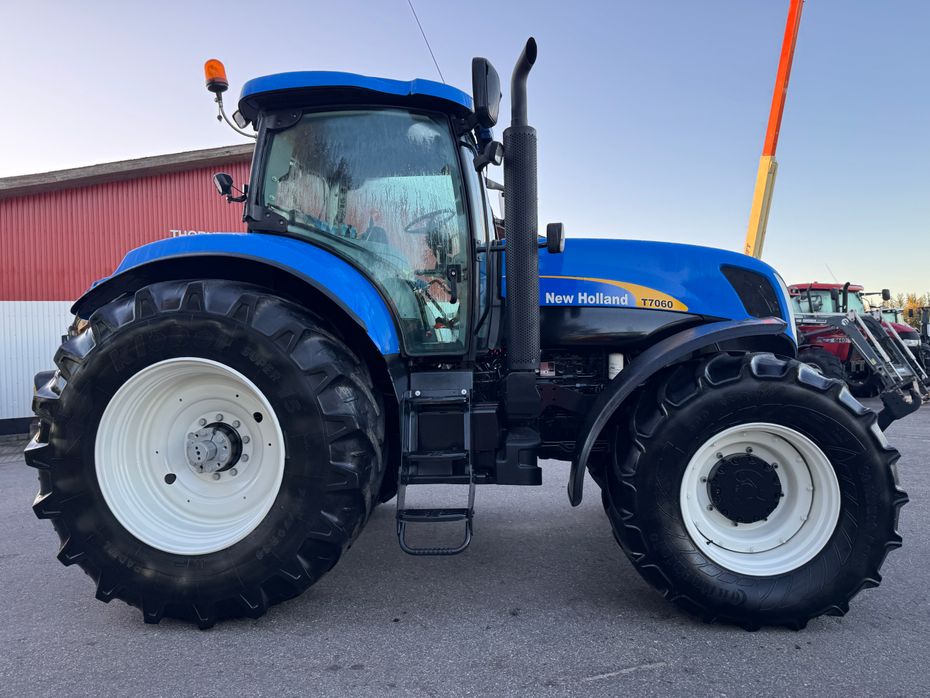 New Holland T7060 KUN 5300 TIMER OG FULD AFFJEDRING! - Traktorer - Traktorer 4 wd - 9