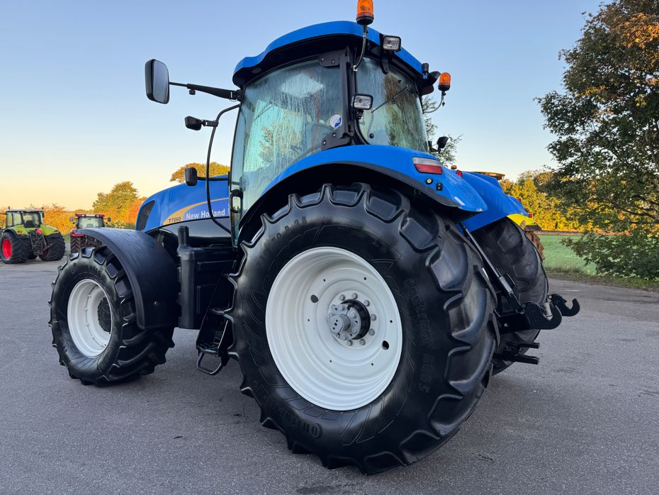 New Holland T7060 KUN 5300 TIMER OG FULD AFFJEDRING! - Traktorer - Traktorer 4 wd - 6