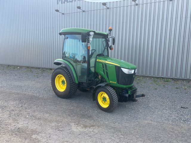 John Deere 3033 R