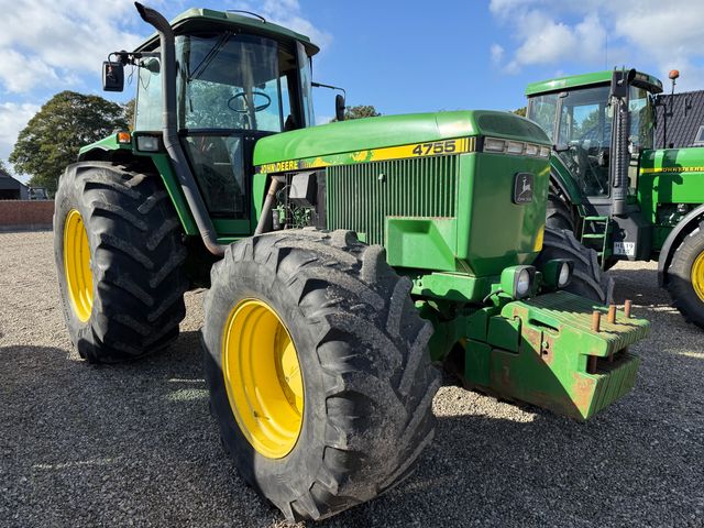 John Deere 4755
