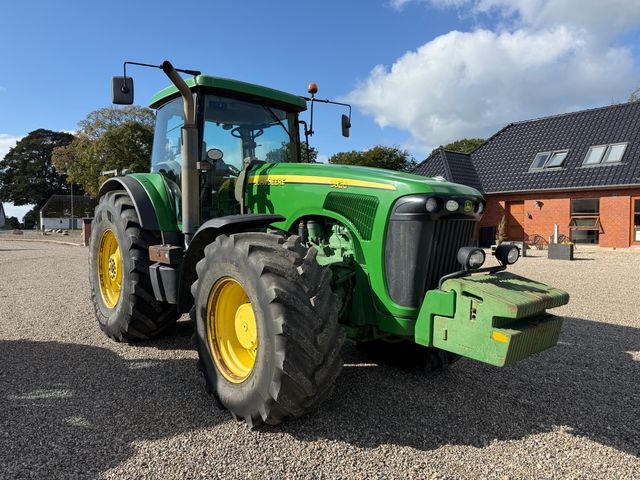 John Deere 8320