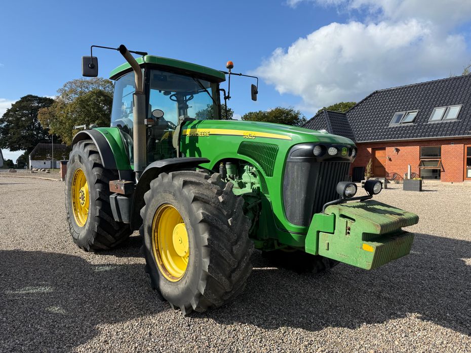 John Deere 8320 Traktor - Traktorer - Traktorer 4 wd - 1