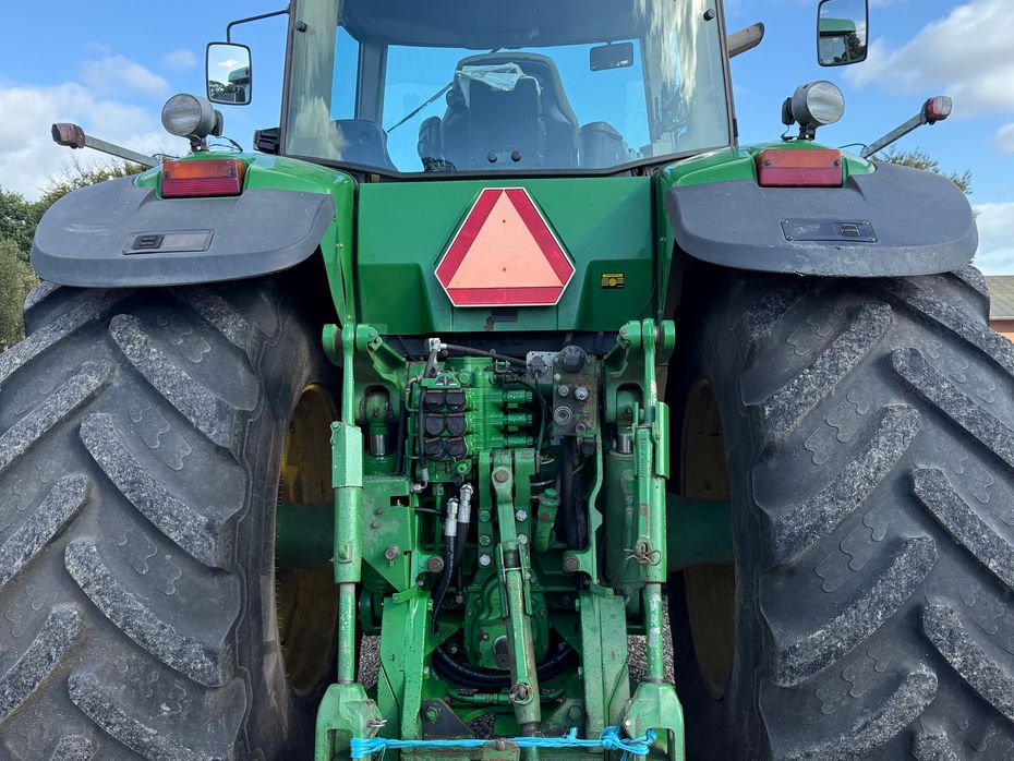 John Deere 8320 Traktor - Traktorer - Traktorer 4 wd - 3