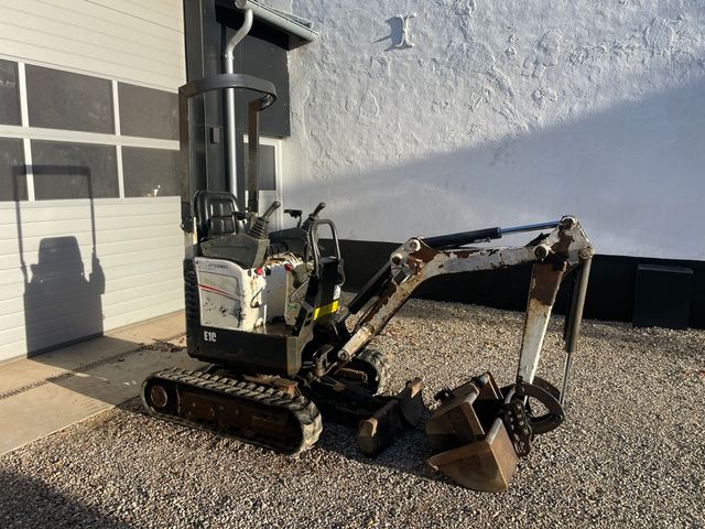 Bobcat E10 minigraver