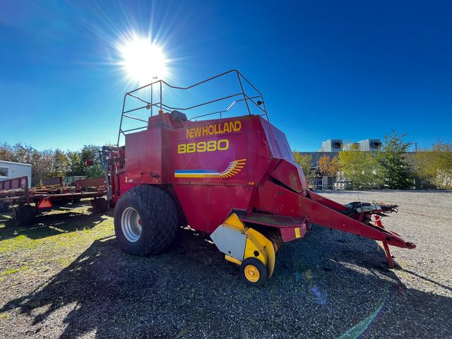 New Holland BB980