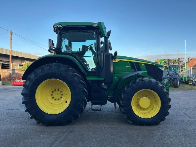 John Deere 7R350