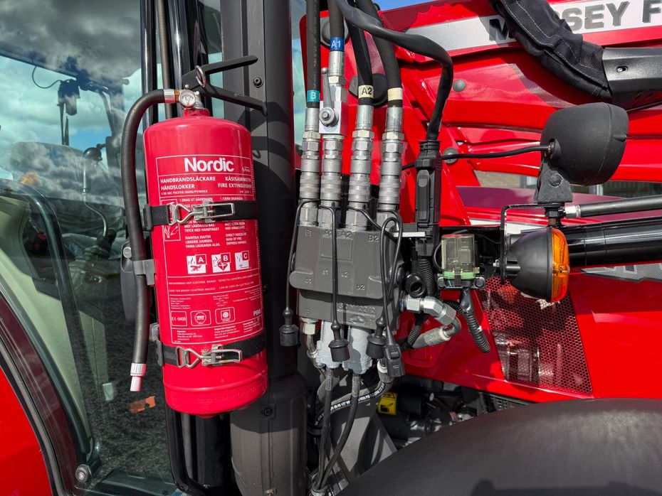 Massey Ferguson 4708 - Traktorer - Traktorer 4 wd - 10