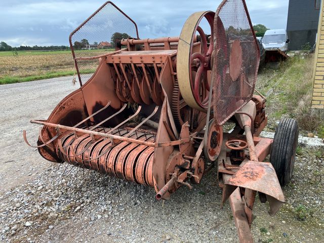 Dronningborg D-340, PRESSER