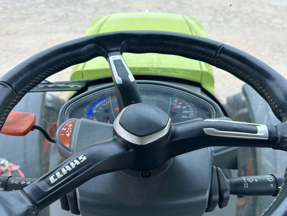 CLAAS AXION 850 Se lige prisen! Front PTO. Hjul og frontvægte. - Traktorer - Traktorer 4 wd - 7