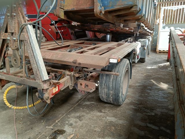 - - - Overførselshænger til container