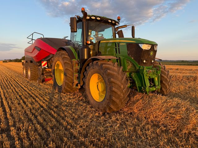John Deere 6250R