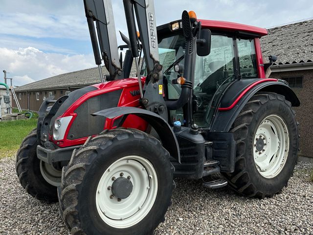 Valtra N123 H5