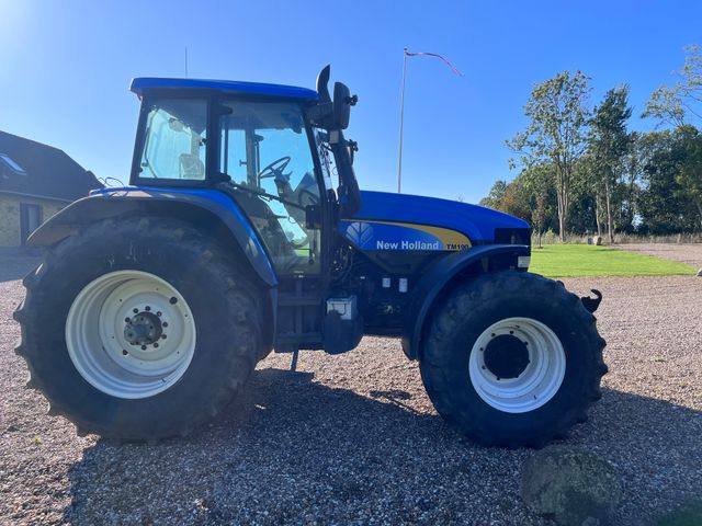 New Holland TM190