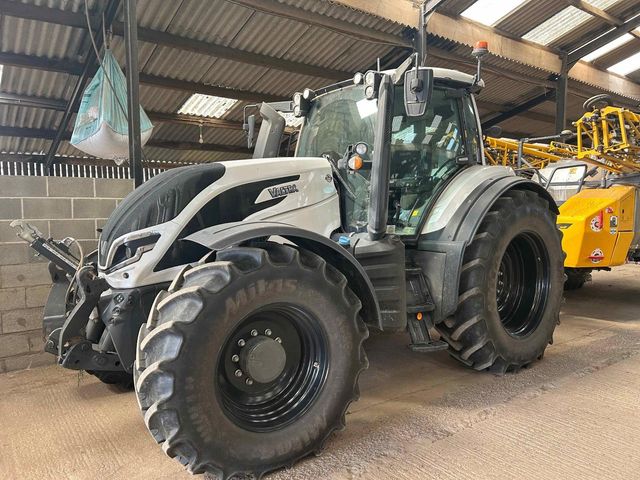 Valtra T175