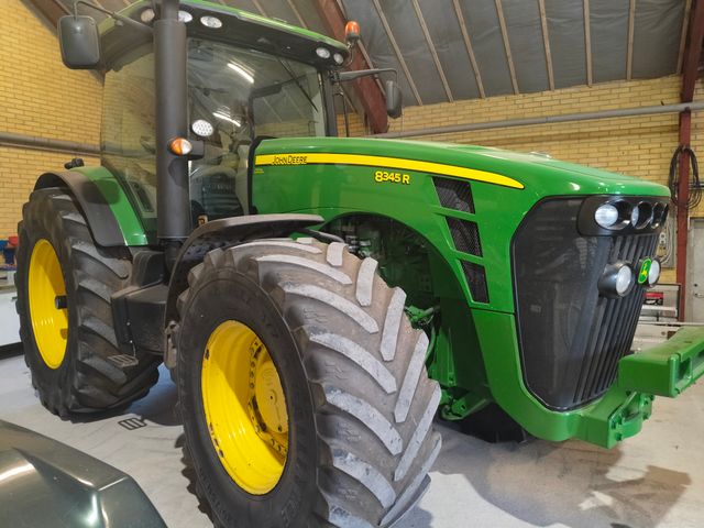 John Deere 8345 R