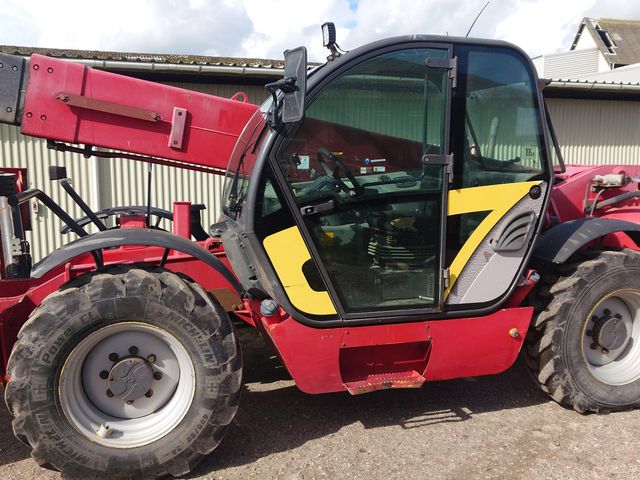 New Holland LM1345