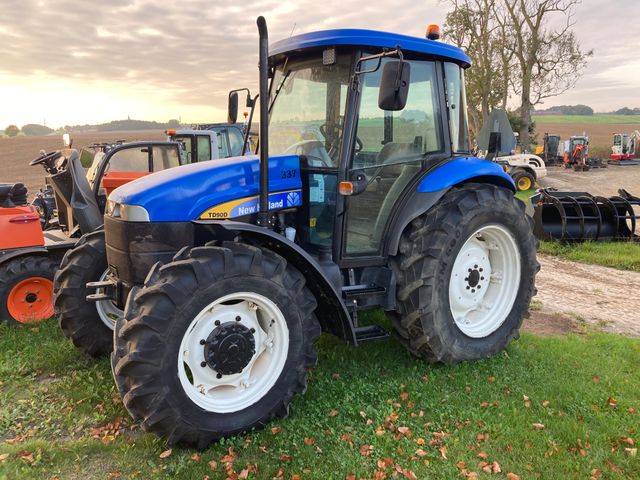 New Holland TD90D