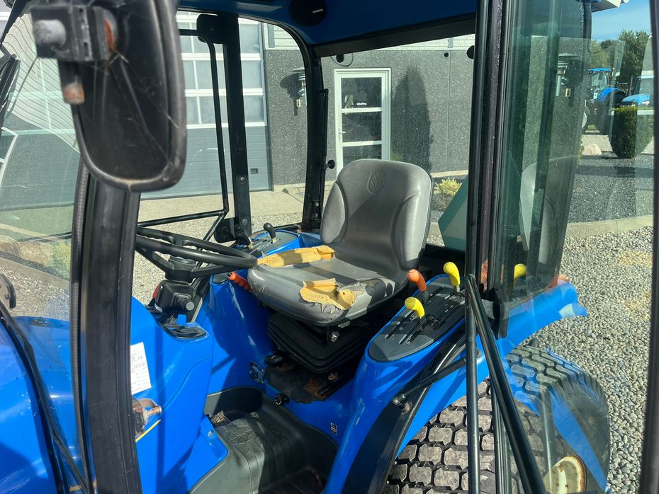 New Holland TC35DA Hydrostat - Traktorer - Traktorer 4 wd - 5