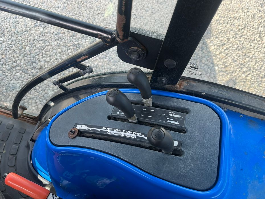 New Holland TC35DA Hydrostat - Traktorer - Traktorer 4 wd - 6