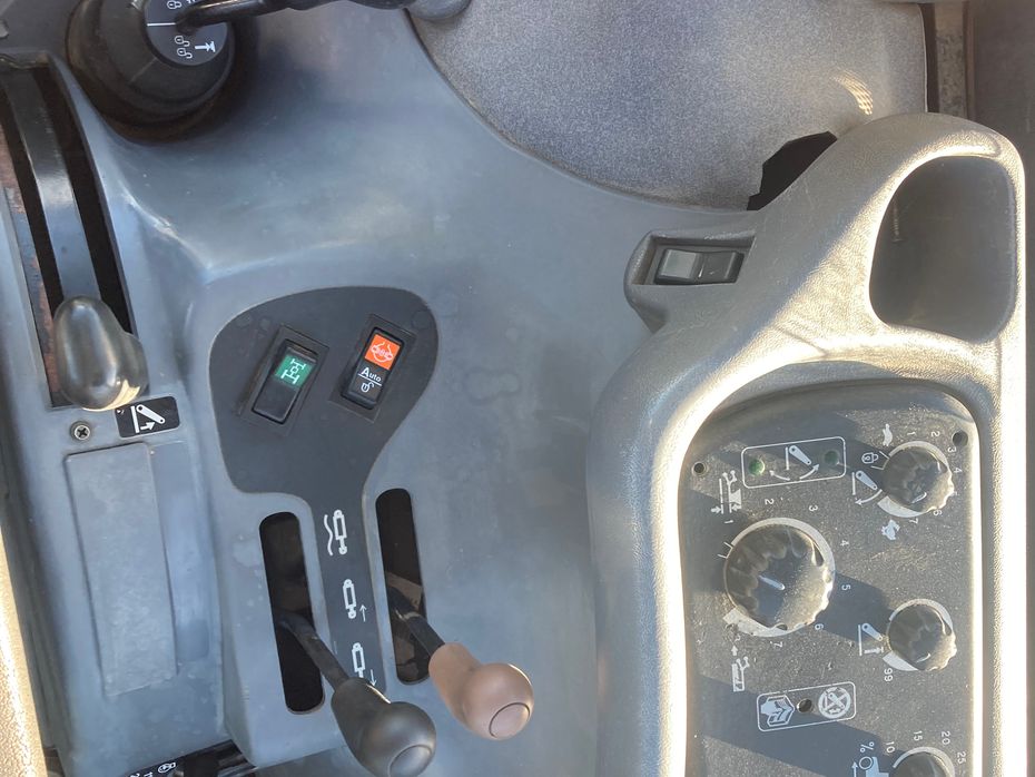 New Holland TS115 - Traktorer - Traktorer 4 wd - 7