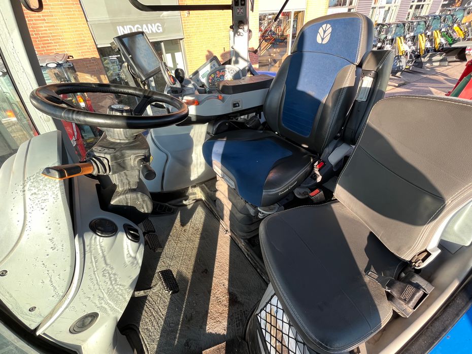 New Holland T7.315 HD AutoComand - Traktorer - Traktorer 4 wd - 5