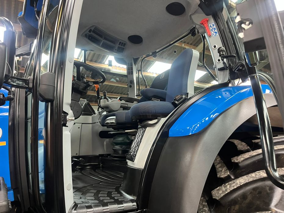New Holland T7.165S Med frontlæsser - Traktorer - Traktorer 4 wd - 24