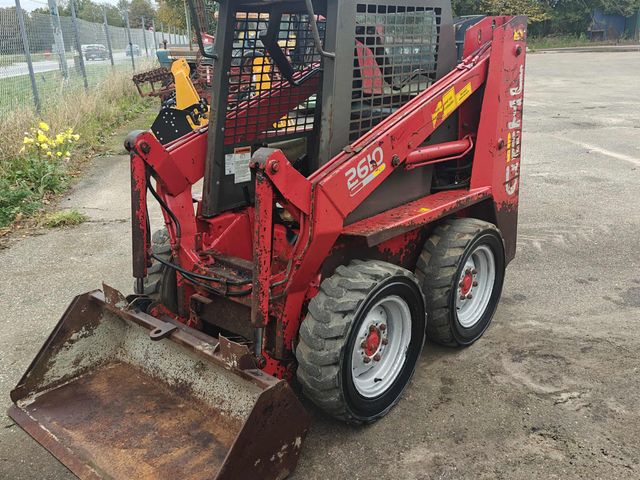 Gehl 2610