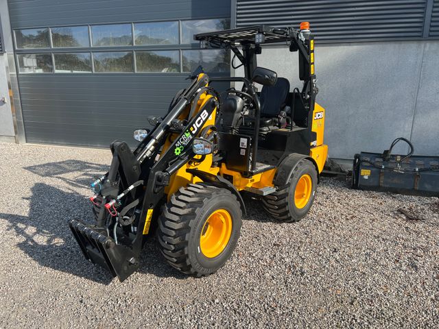 JCB 403 Plus Agri