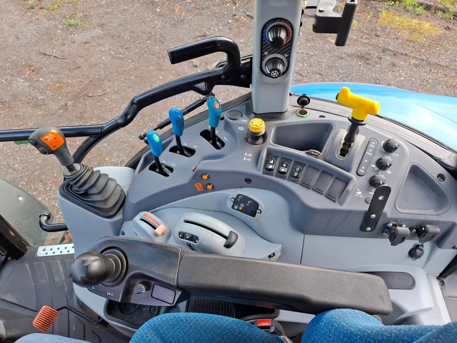 New Holland T5.115 EC - Traktorer - Traktorer 4 wd - 10